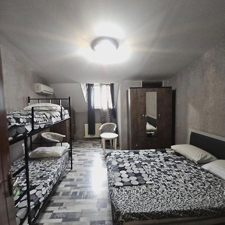 Kiev Hostel Tbilisi Ngoại thất bức ảnh