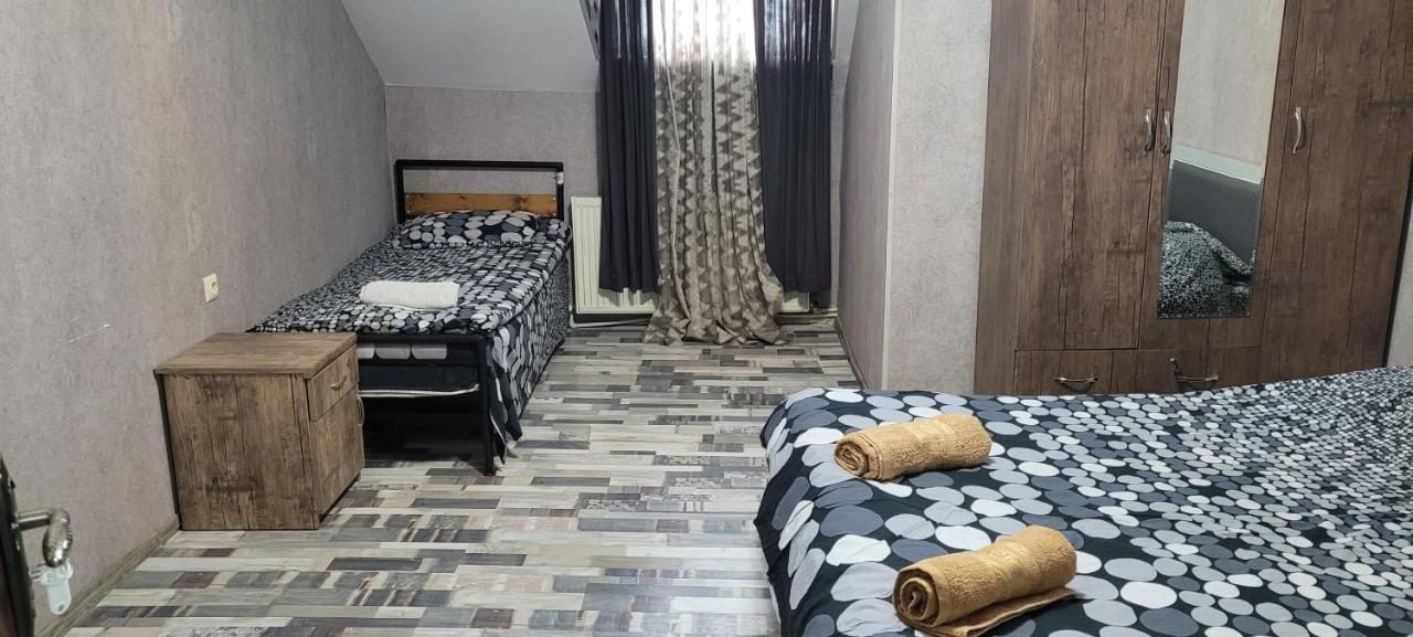 Kiev Hostel Tbilisi Ngoại thất bức ảnh