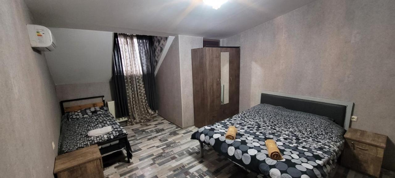 Kiev Hostel Tbilisi Ngoại thất bức ảnh