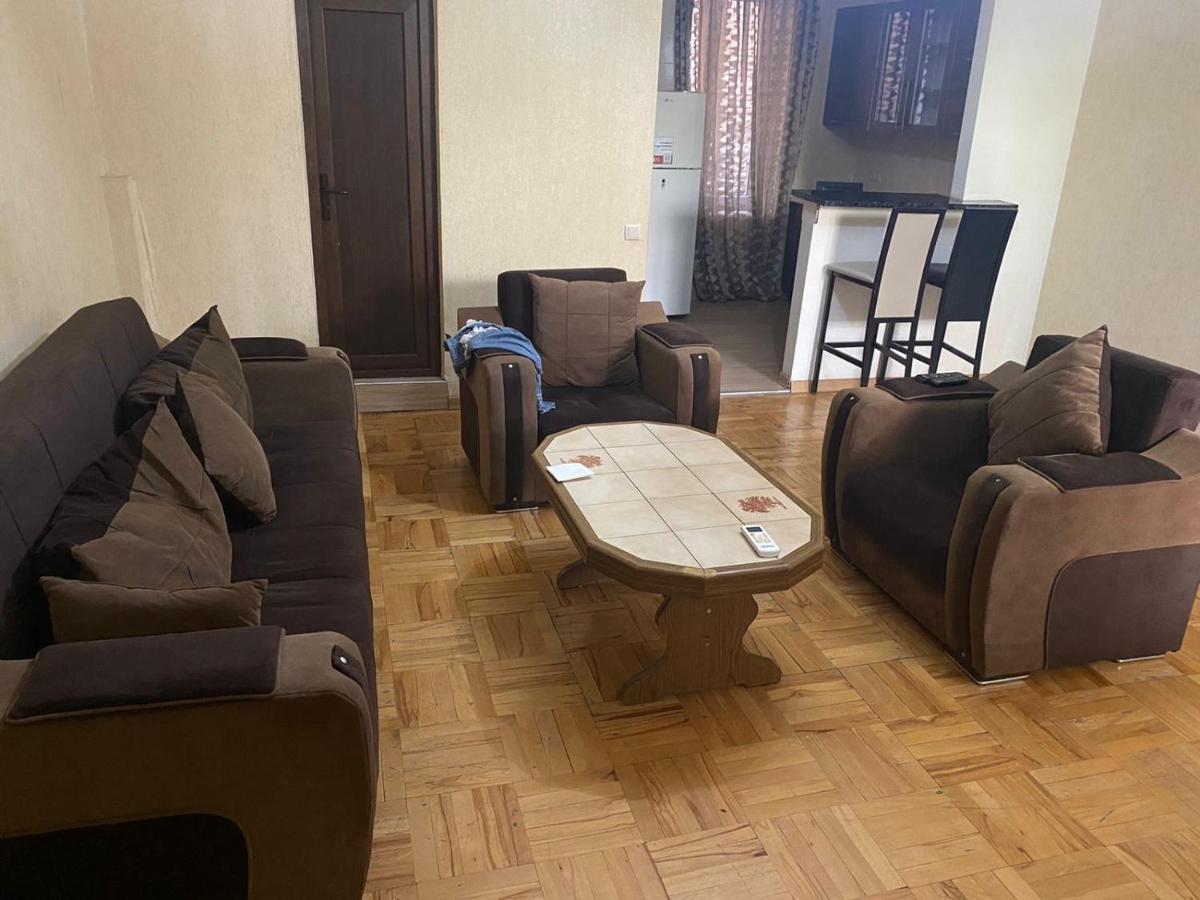 Kiev Hostel Tbilisi Ngoại thất bức ảnh