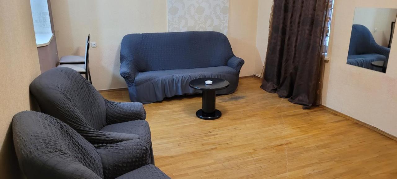 Kiev Hostel Tbilisi Ngoại thất bức ảnh