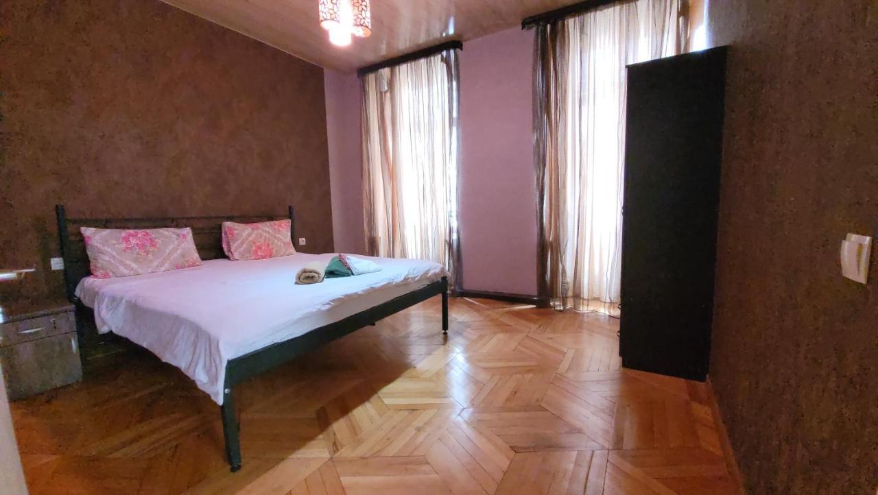Kiev Hostel Tbilisi Ngoại thất bức ảnh