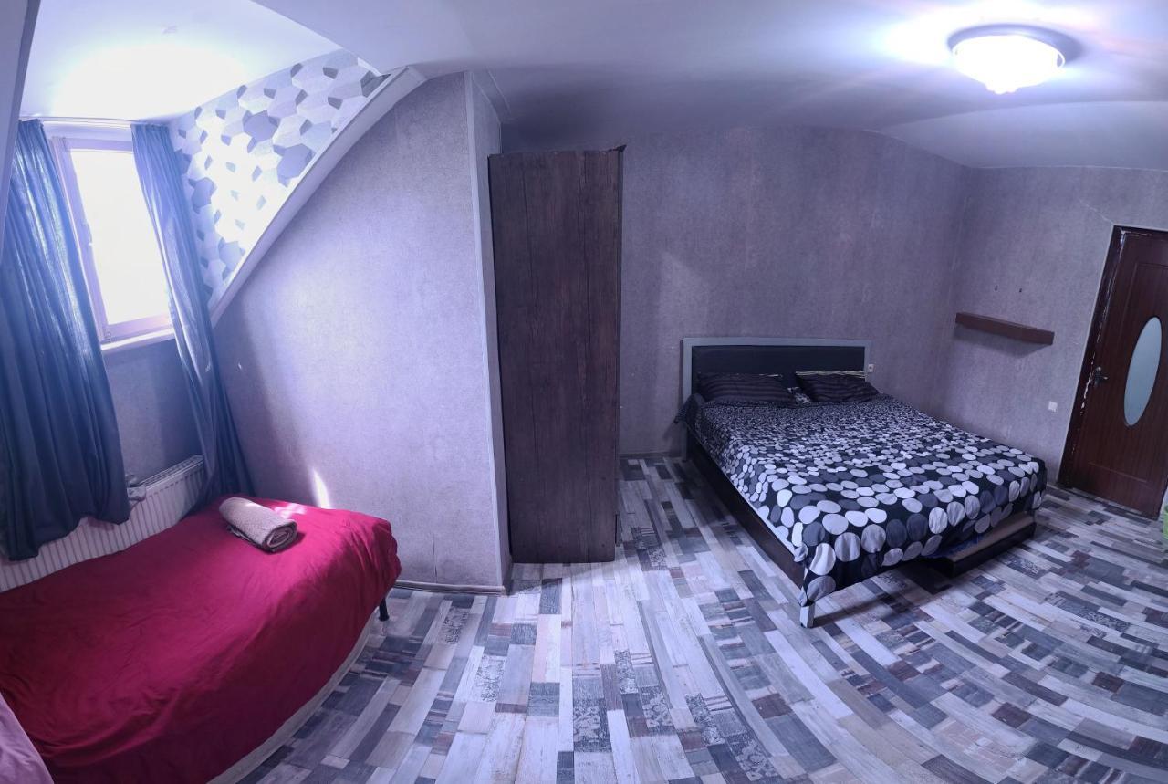 Kiev Hostel Tbilisi Ngoại thất bức ảnh