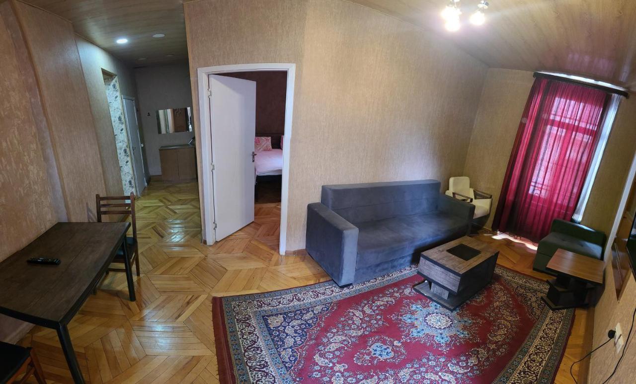 Kiev Hostel Tbilisi Ngoại thất bức ảnh