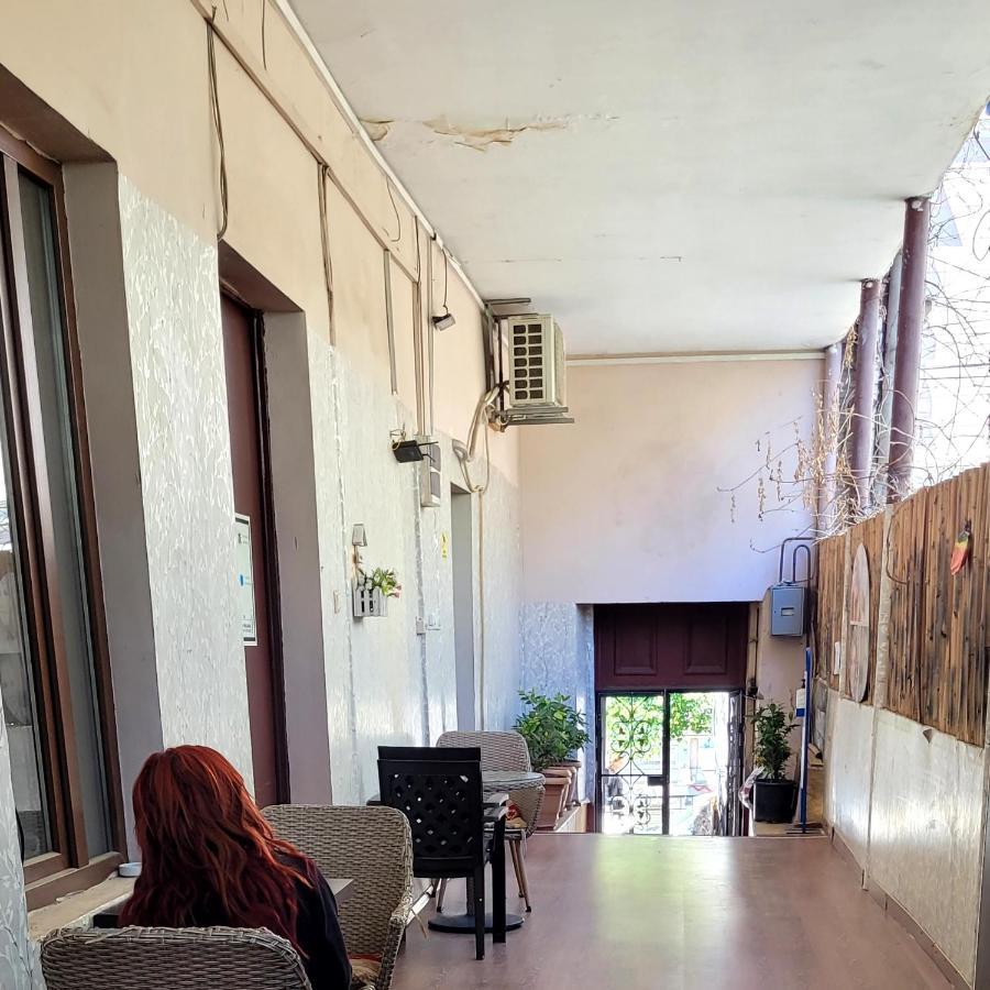 Kiev Hostel Tbilisi Ngoại thất bức ảnh