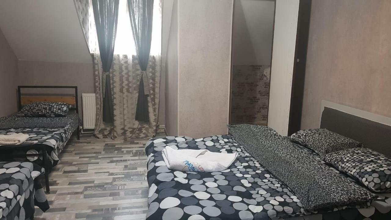 Kiev Hostel Tbilisi Ngoại thất bức ảnh